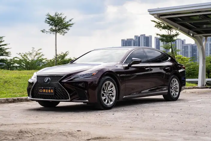 Lexus LS 2020 Model 500h Deluxe Edition China VI