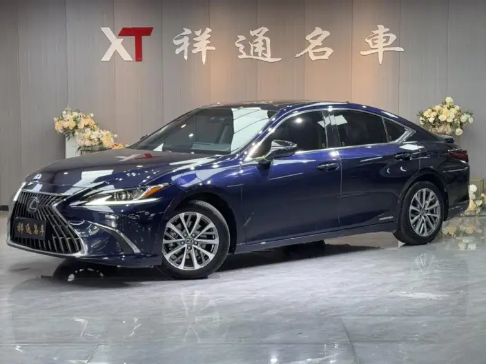 Lexus ES 2021 Model 300h Superior Edition