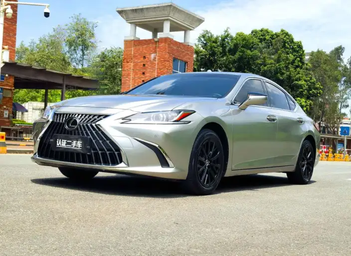 Lexus ES 2021 Model 200 Superior Edition