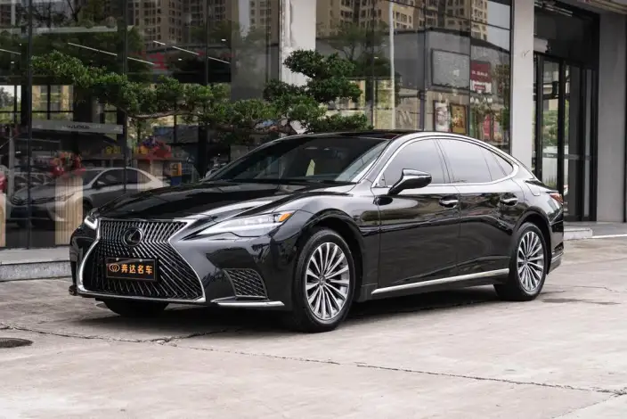 Lexus LS 2024 Model 500h Deluxe Edition