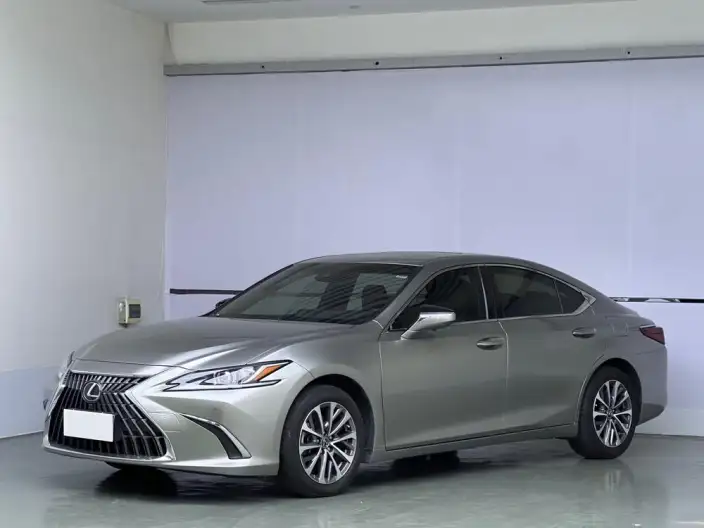 Lexus ES 2022 Model 200 Superior Edition