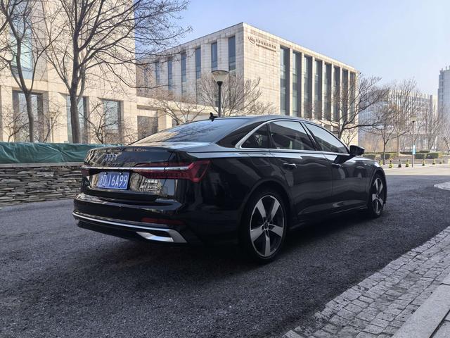 Audi A6L 2023 45 TFSI quattro Sportback – фото 4