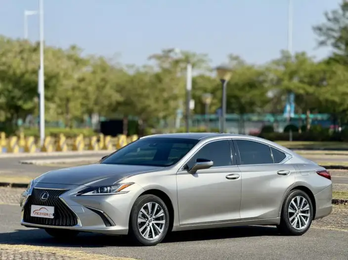 Lexus ES 2020 Model 200 Superior Edition China VI