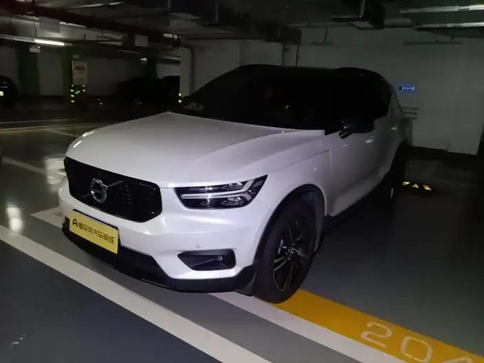 Volvo XC40 2020 Model T5 4WD Smart Elegance Sports Edition – фото 1