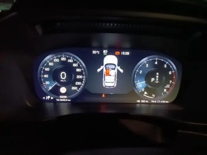 Volvo XC40 2020 Model T5 4WD Smart Elegance Sports Edition – фото 6