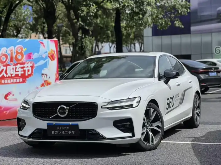 Volvo S60 2025 Model B5 Smart Elegance Sports Edition