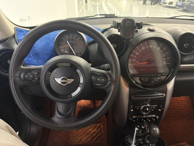 MINI COUNTRYMAN 2014 1.6T COOPER ALL4 Fun – фото 10
