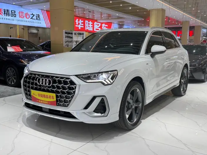 AUDI Q3 2024 Model 35 TFSI Fashion Dynamic Model