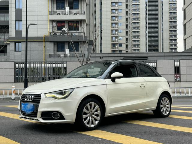 Audi A1 2012 модификация 1.4 TFSI Ego plus