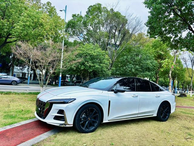 HONGQI H6 2024 2.0T Beauti f ul Edition – фото 1