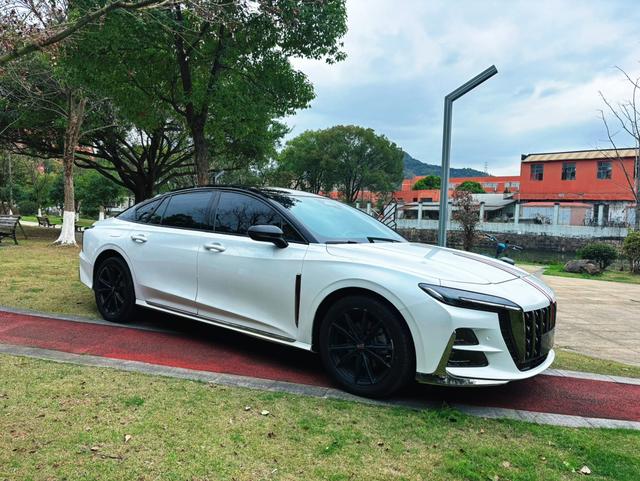 HONGQI H6 2024 2.0T Beauti f ul Edition – фото 3