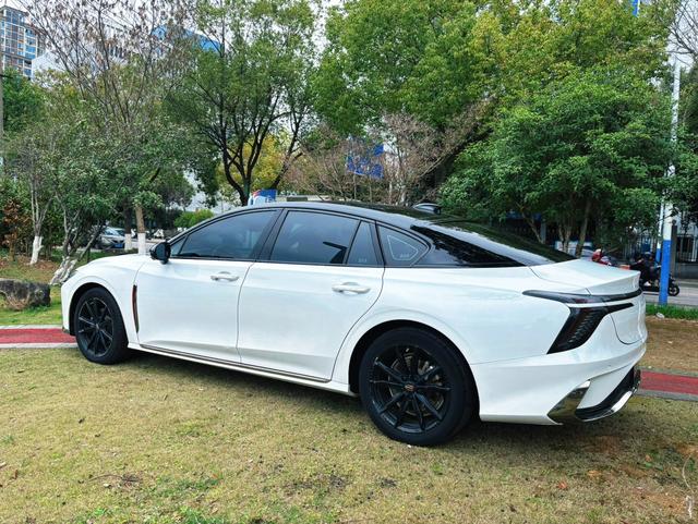 HONGQI H6 2024 2.0T Beauti f ul Edition – фото 4