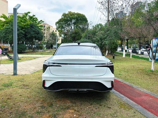 HONGQI H6 2024 2.0T Beauti f ul Edition – фото 5