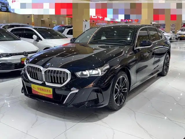 BMW 5 Series 2025 Model 530Li Leading Model M Sports Set
