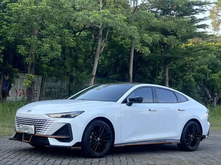 Changan UNI-V 2023 Model 1.5T Sports Edition