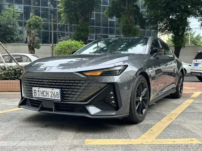 Changan UNI-V 2023 Model 1.5T Noble Model
