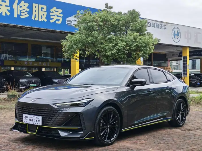 Changan UNI-V 2022 Model 1.5T Sports Edition