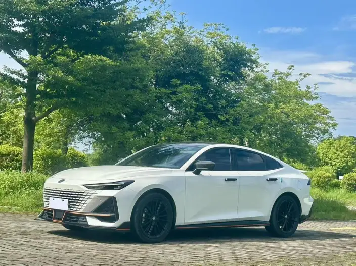 Changan UNI-V 2023 Model 1.5T Sports Edition