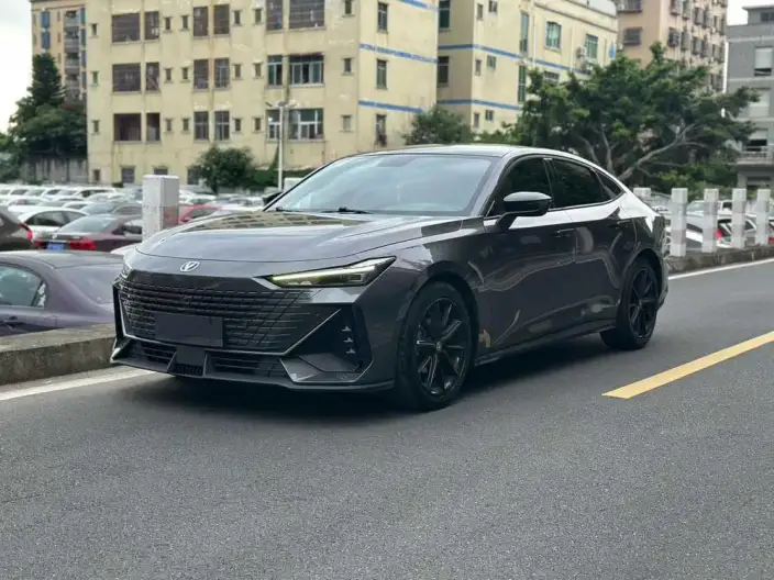 Changan UNI-V 2022 Model 1.5T Smart Pilot Model