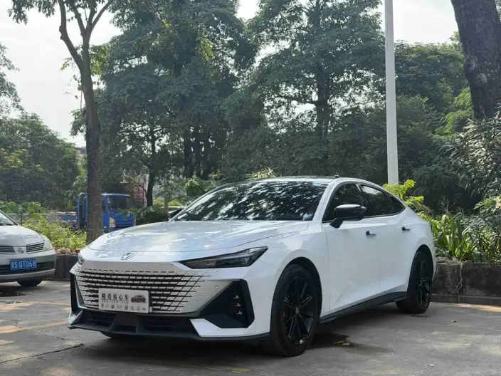 Changan UNI-V 2023 Model 1.5T Noble Model