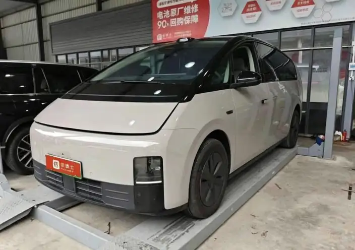 Li Auto MEGA 2025 Model Home Family Special Edition