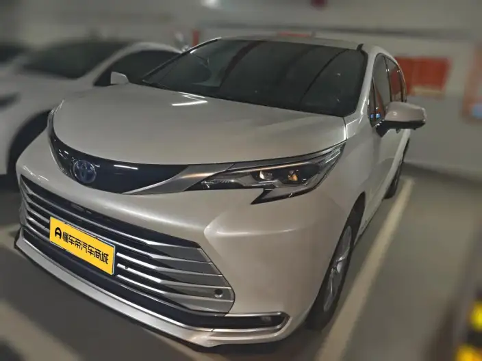 Toyota Sienna 2021 Model 2.5L Hybrid Platinum edition