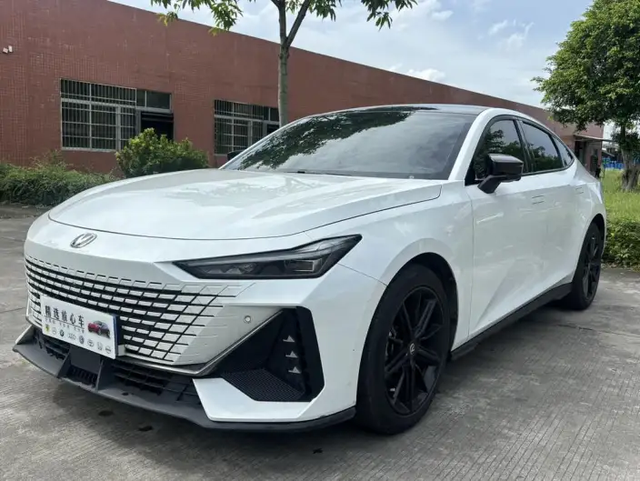 Changan UNI-V 2022 Model 1.5T Sports Edition
