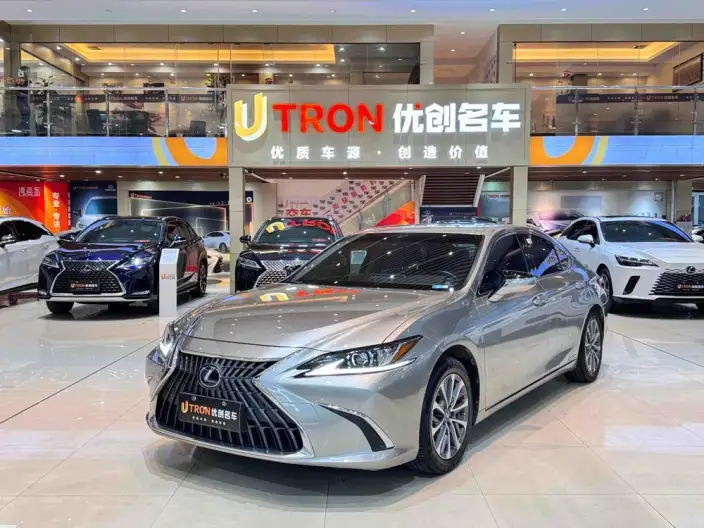 Lexus ES 2021 Model 300h Superior Edition