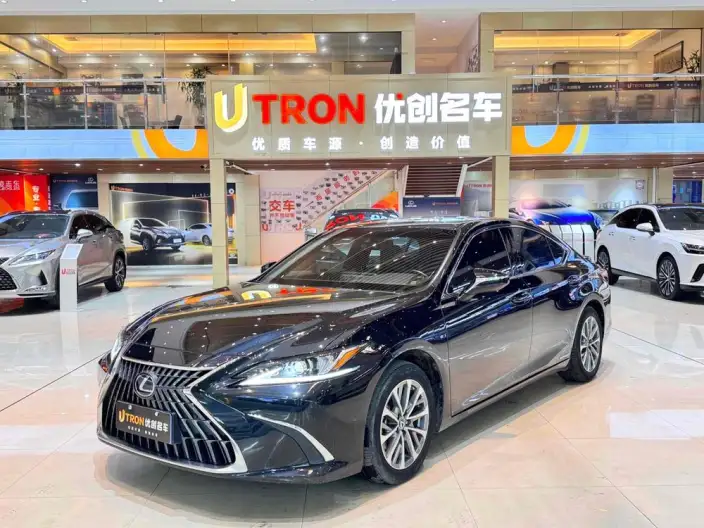 Lexus ES 2021 Model 300h Superior Edition