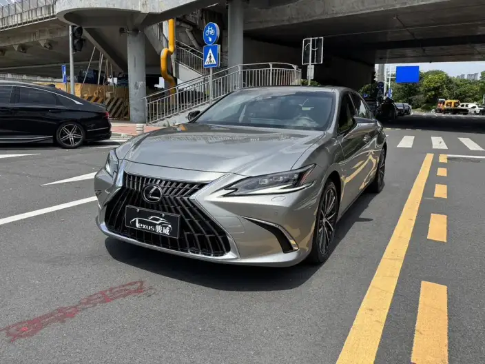 Lexus ES 2022 Model 300h Premium