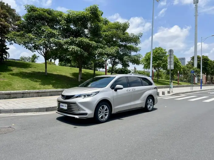 Toyota Sienna 2021 Model 2.5L Hybrid Supreme Edition