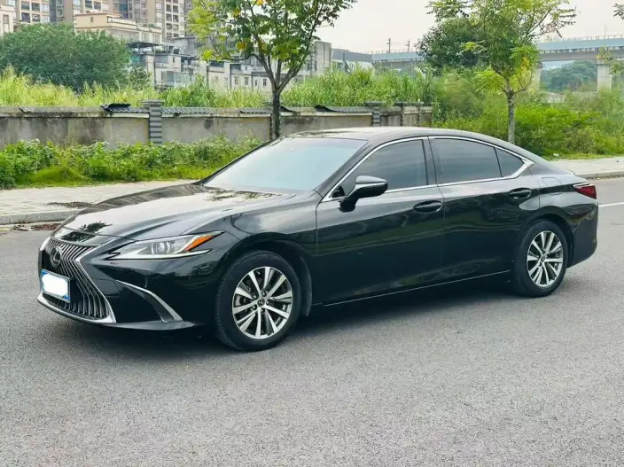 Lexus ES 2020 Model 200 Superior Edition China VI