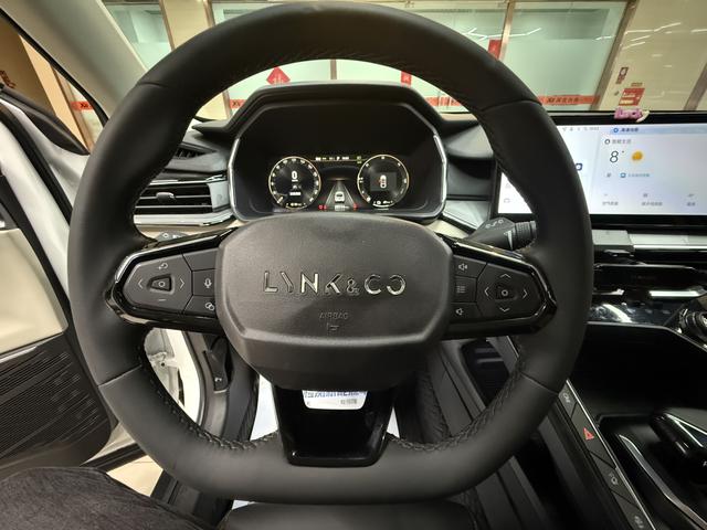 Lynk & Co 06 EM-P Раздел 2023 PHEV Remix Pro – фото 14