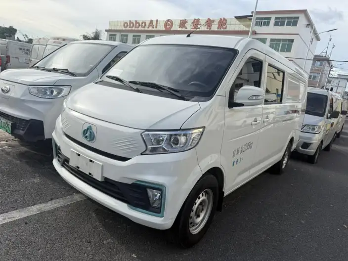 Cross Star V5 EV 2024 Model Smart Enjoy Model 7 seat Hatchback door