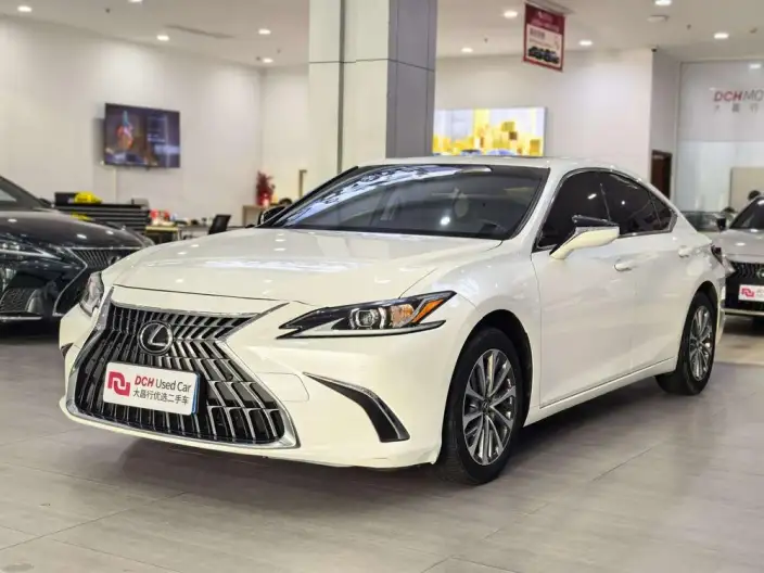 Lexus ES 2022 Model 200 Superior Edition