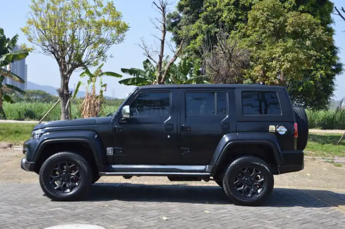 BAIC BJ40 2023 Model 2.0D Automatic 4WD Blade Hero Edition Warrior Model