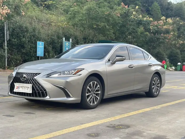 Lexus ES 2024 Model 200 Premium