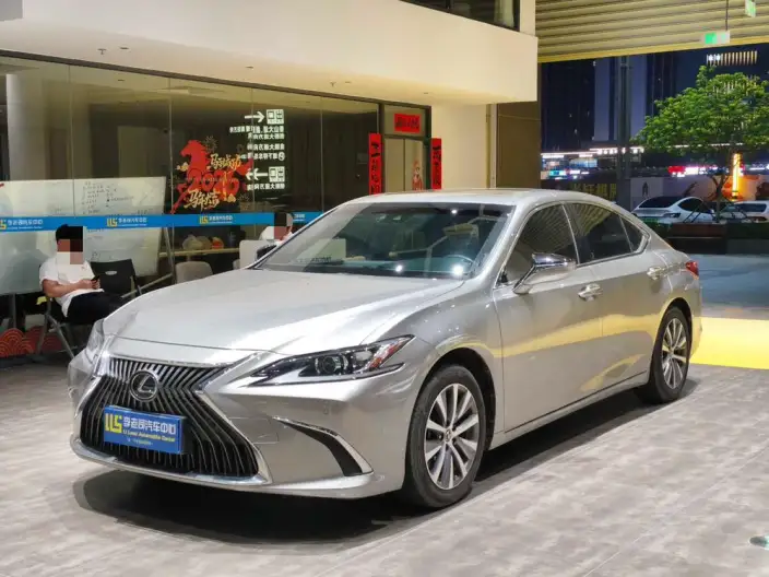 Lexus ES 2020 Model 200 Superior Edition China VI