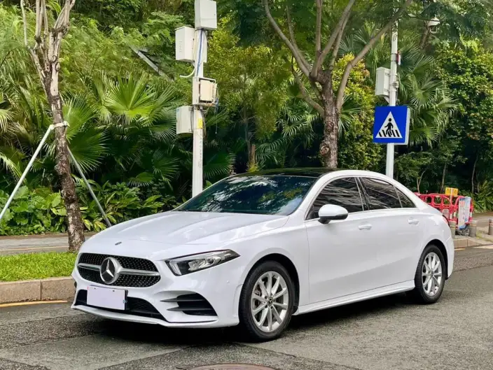 Mercedes-Benz A-class 2022 Model Facelift A 200 L Sports sedan Fashion Edition