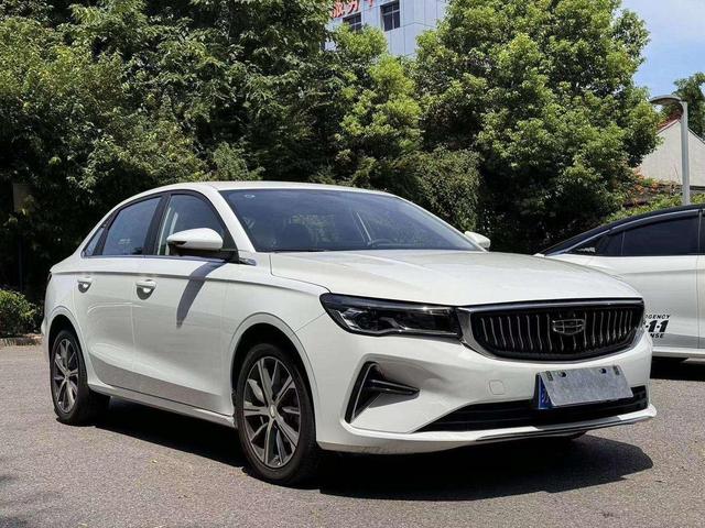 Geely Emgrand 2023 4th Gen Champion 1.5L CVT Luxury – фото 3