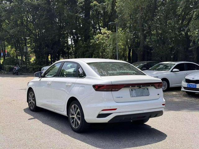 Geely Emgrand 2023 4th Gen Champion 1.5L CVT Luxury – фото 5