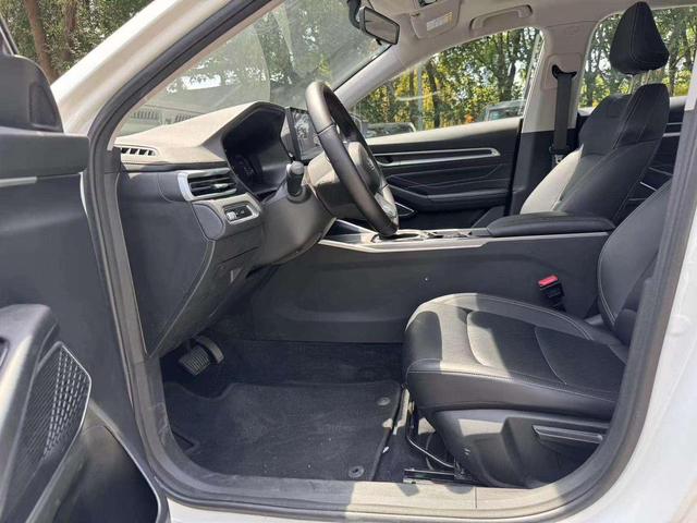 Geely Emgrand 2023 4th Gen Champion 1.5L CVT Luxury – фото 7