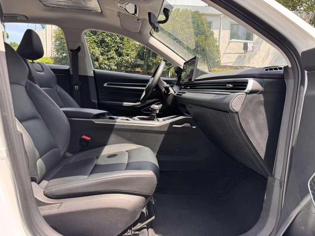 Geely Emgrand 2023 4th Gen Champion 1.5L CVT Luxury – фото 8