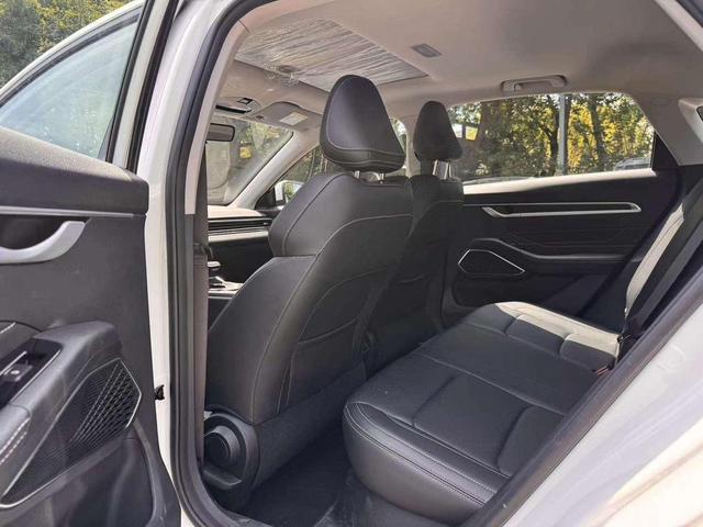 Geely Emgrand 2023 4th Gen Champion 1.5L CVT Luxury – фото 11