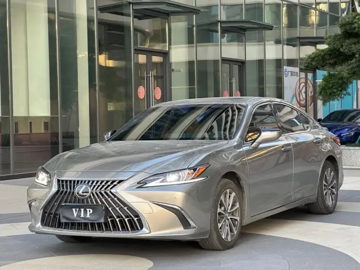 Lexus ES 2022 Model 300h Superior Edition
