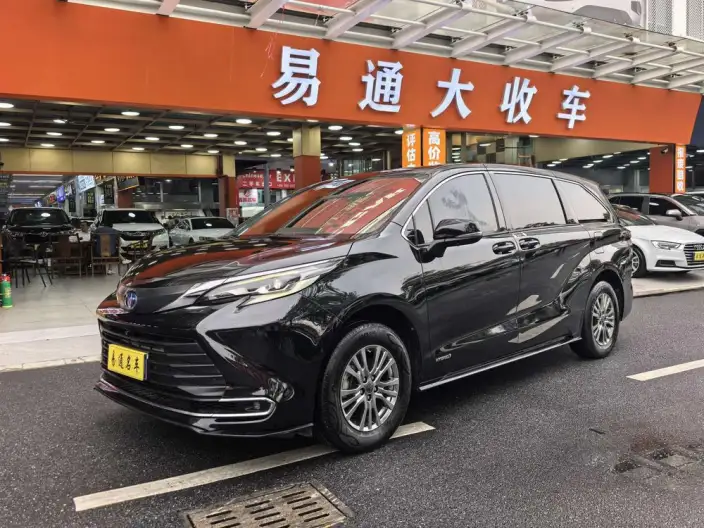 Toyota Sienna 2021 Model 2.5L Hybrid Comfort Edition