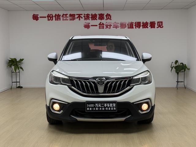 Zhonghua V3 2017 модификация 1.5L автоматическое Intelligent