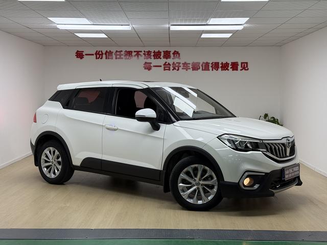 Zhonghua V3 2017 модификация 1.5L автоматическое Intelligent