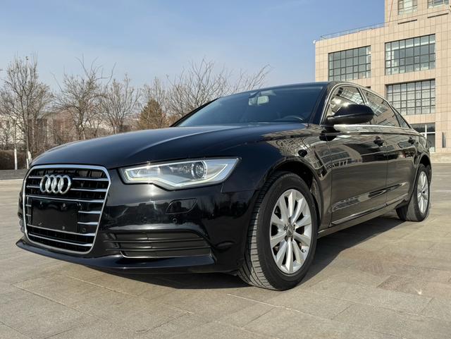 Audi A6L 2015 модификация TFSI Million Memorial Zhiling – фото 1