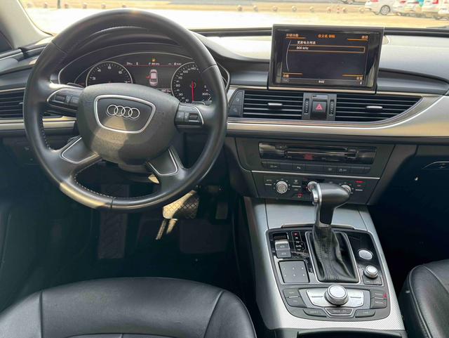 Audi A6L 2015 модификация TFSI Million Memorial Zhiling – фото 9